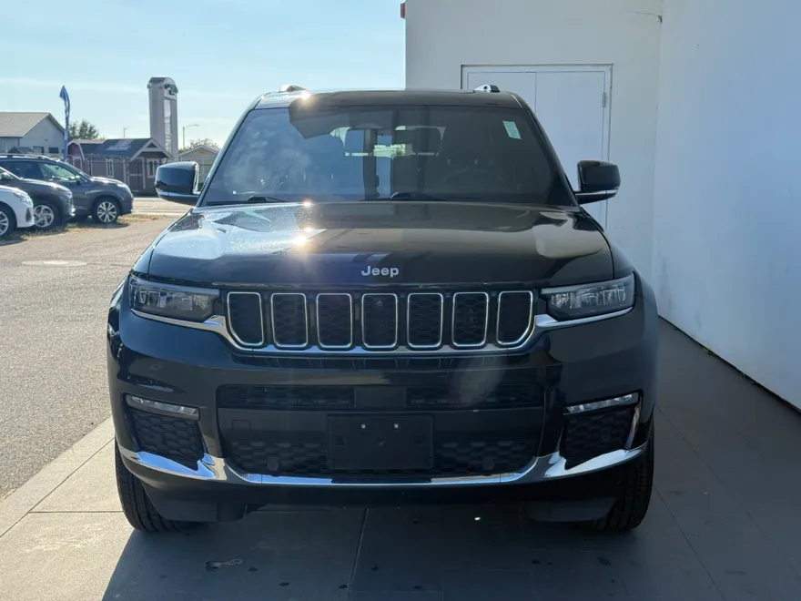 2024 Jeep Grand Cherokee Limited photo 1