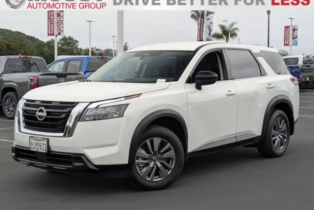 2024 Nissan Pathfinder S photo 1