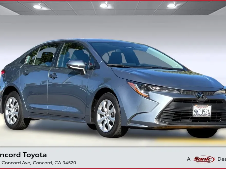 2024 Toyota Corolla LE photo 1
