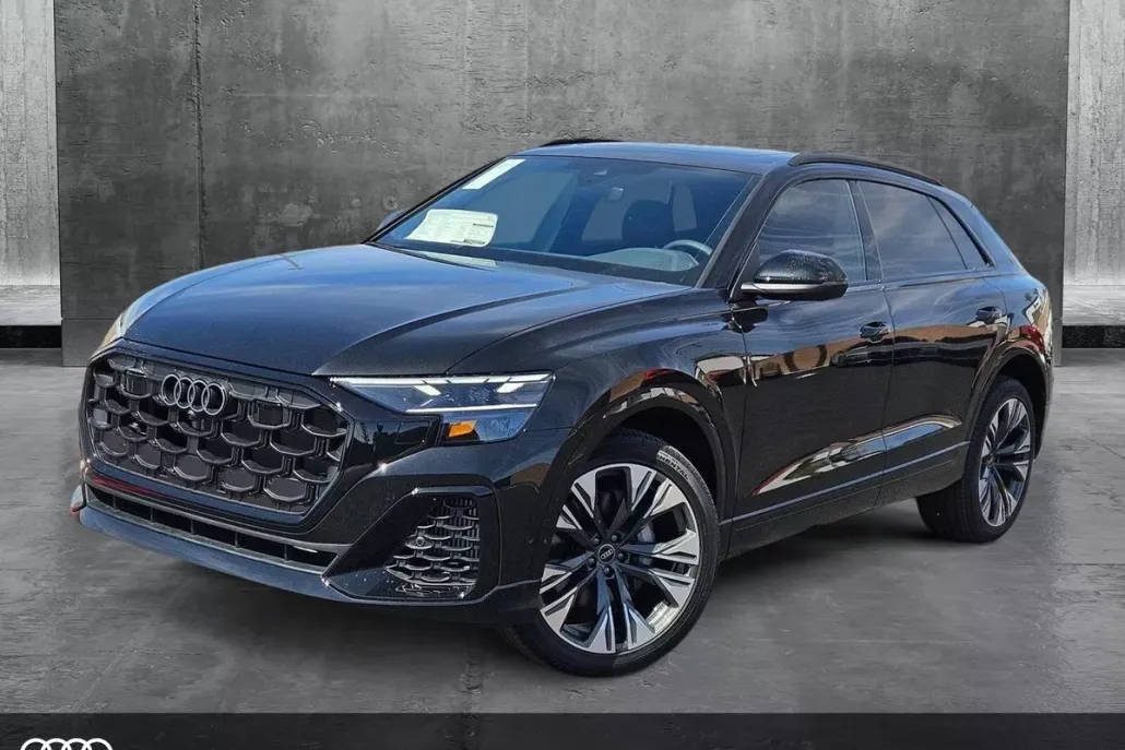 2025 Audi Q8 55 Premium Plus photo 1
