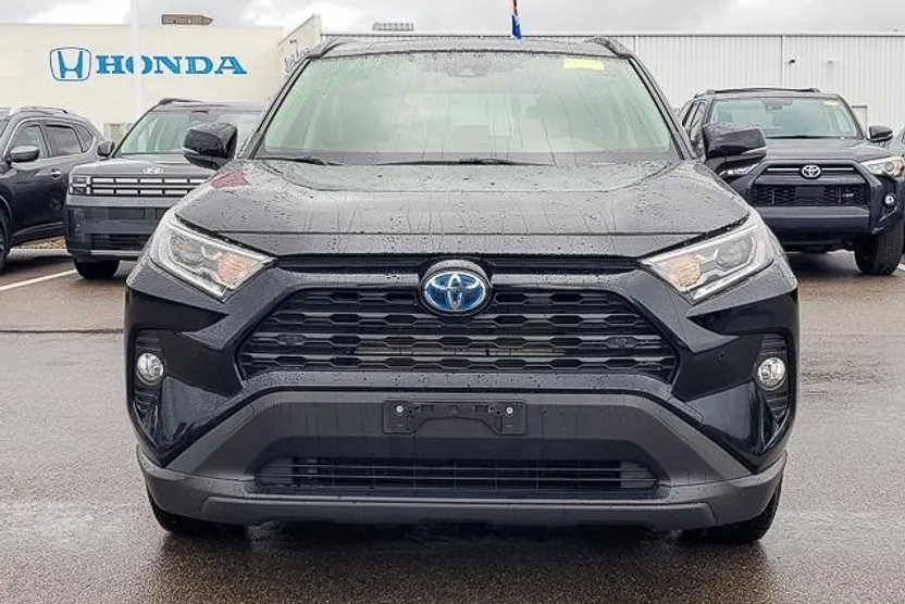 2019 Toyota RAV4 Hybrid XLE photo 1