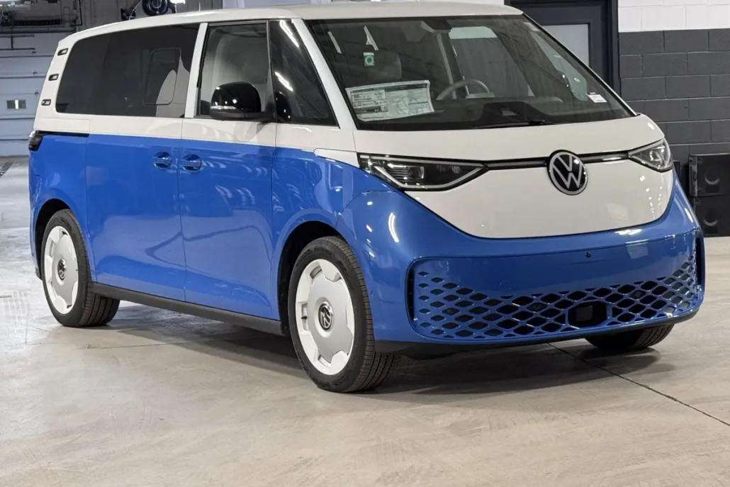 2025 Volkswagen ID. Buzz photo 1