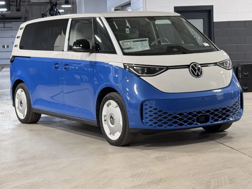 2025 Volkswagen ID. Buzz photo 1