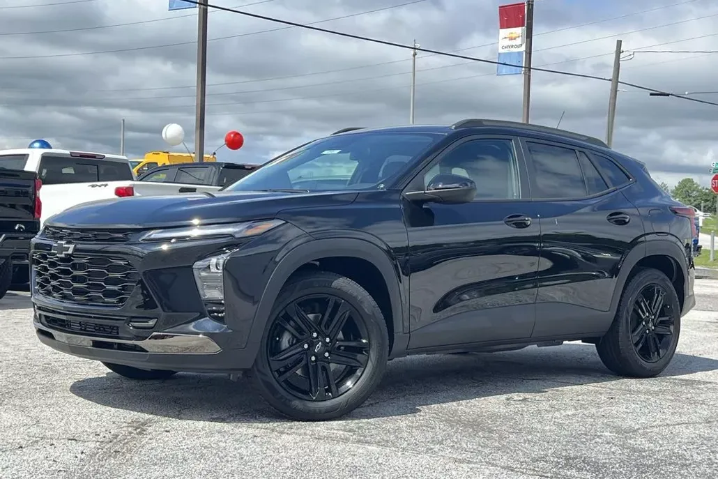 2025 Chevrolet Trax ACTIV photo 1