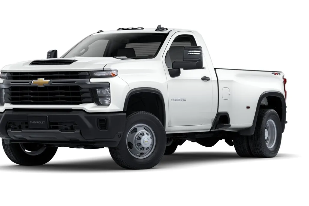 2025 Chevrolet Silverado 3500HD photo 1