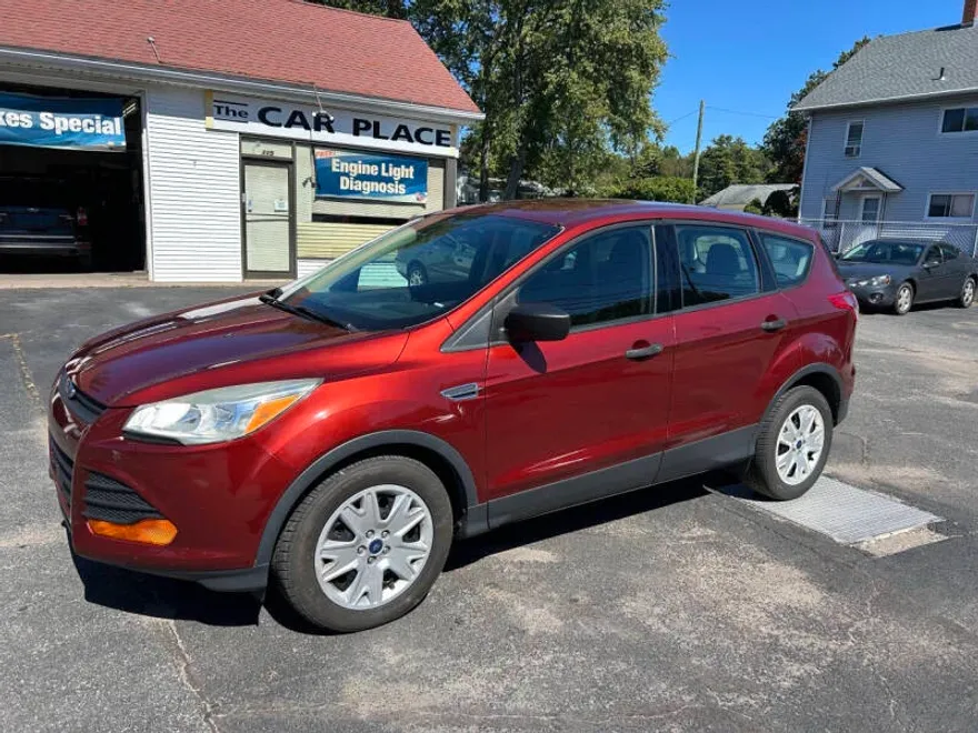 2015 Ford Escape S photo 1