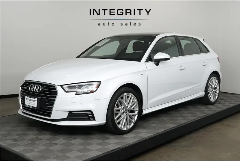 2018 Audi A3 E-tron Premium Plus photo 1