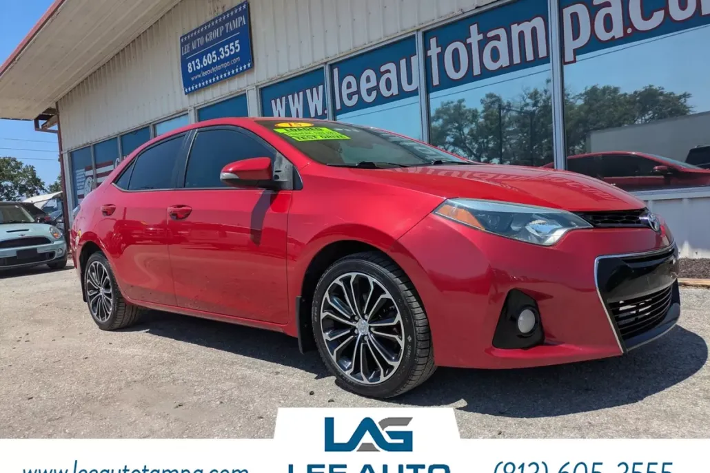 2015 Toyota Corolla Plus photo 1