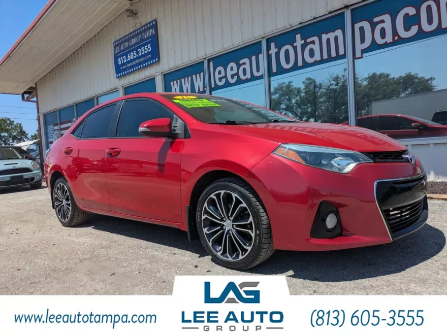 2015 Toyota Corolla Plus photo 1