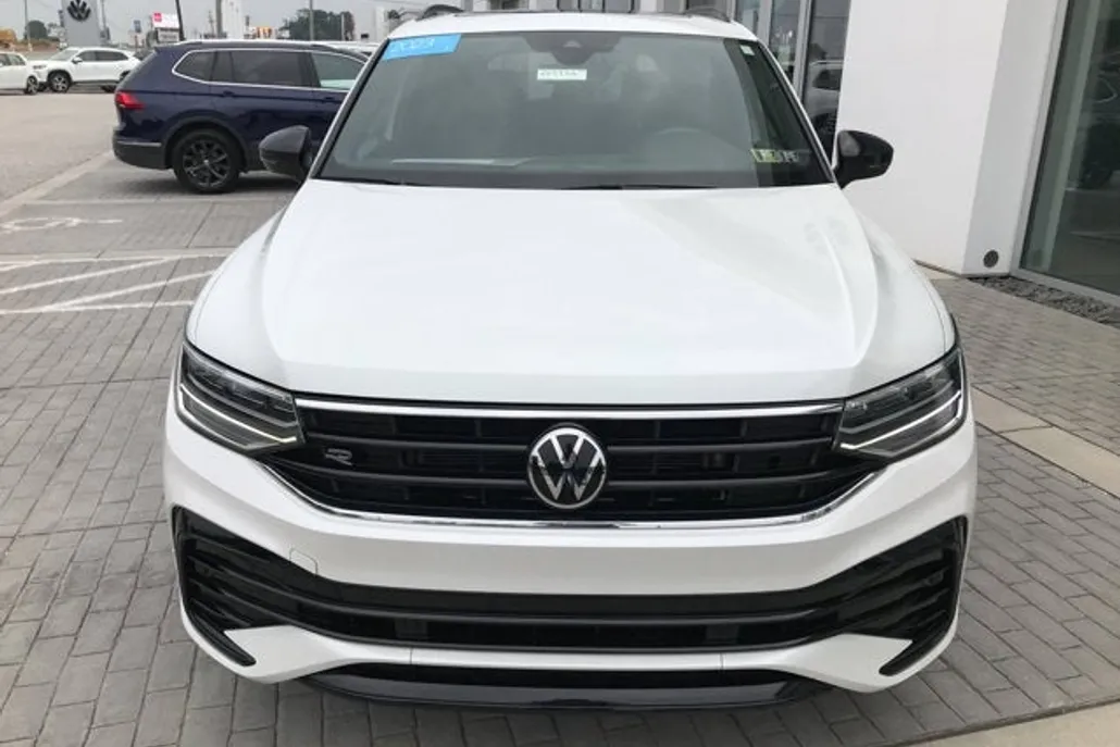 2023 Volkswagen Tiguan SE R-Line Black photo 1