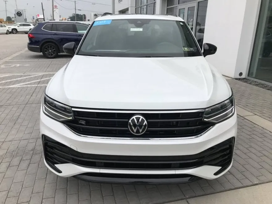 2023 Volkswagen Tiguan SE R-Line Black photo 1