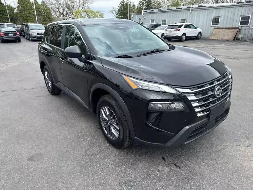 2024 Nissan Rogue S photo 1
