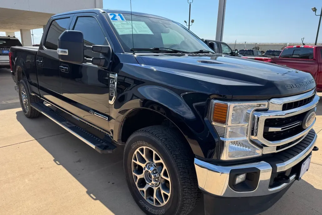 2021 Ford F-250 Lariat photo 1