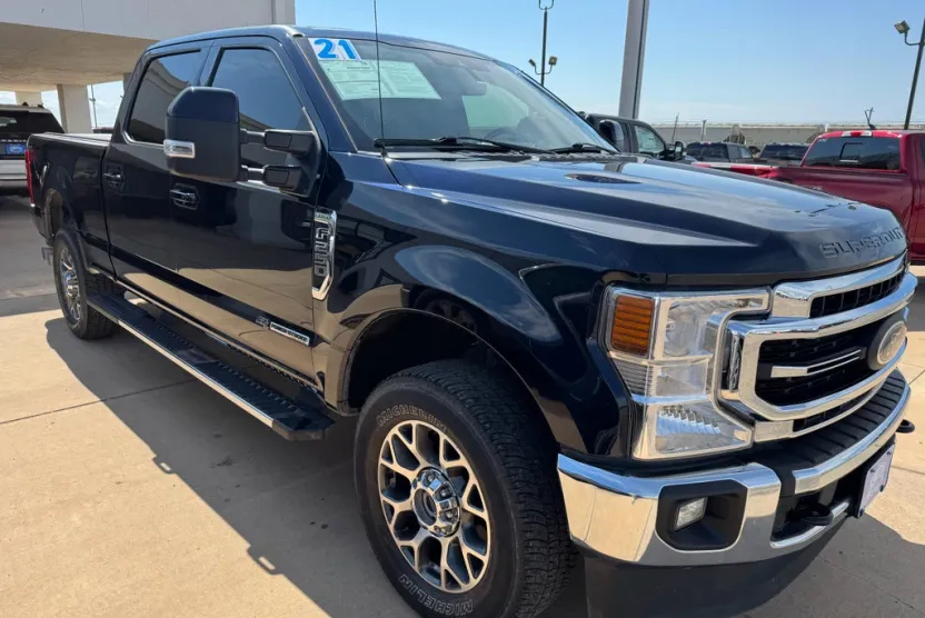 2021 Ford F-250 Lariat photo 1