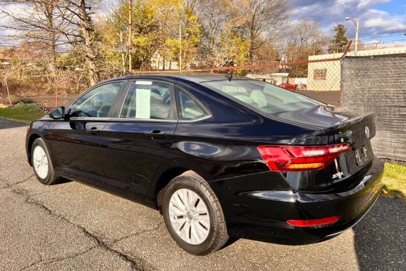 2019 Volkswagen Jetta SE R-Line photo 1