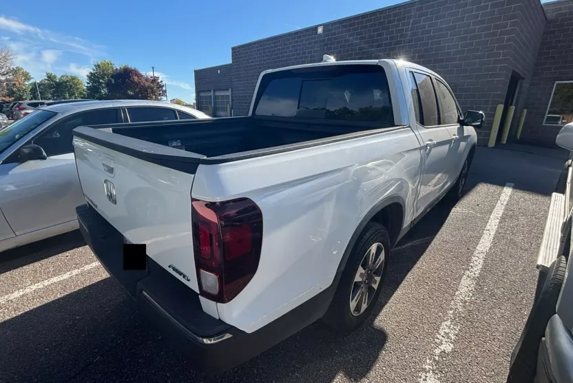 2019 Honda Ridgeline RTL-T photo 1