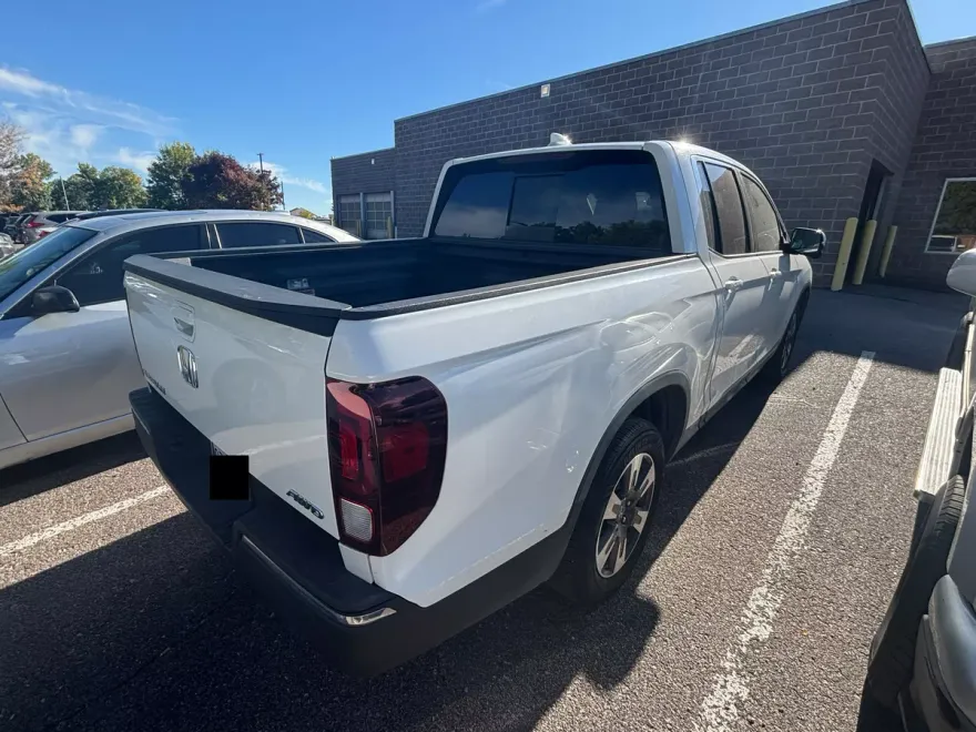 2019 Honda Ridgeline RTL-T photo 1
