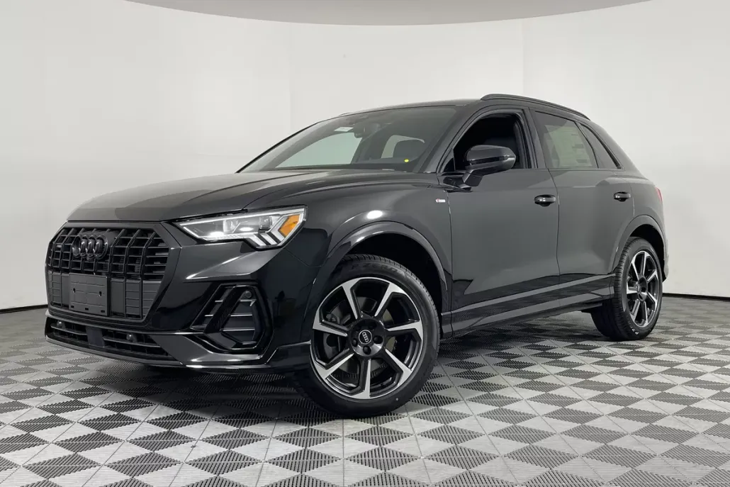 2025 Audi Q3 S line Premium Plus 45 TFSI photo 1