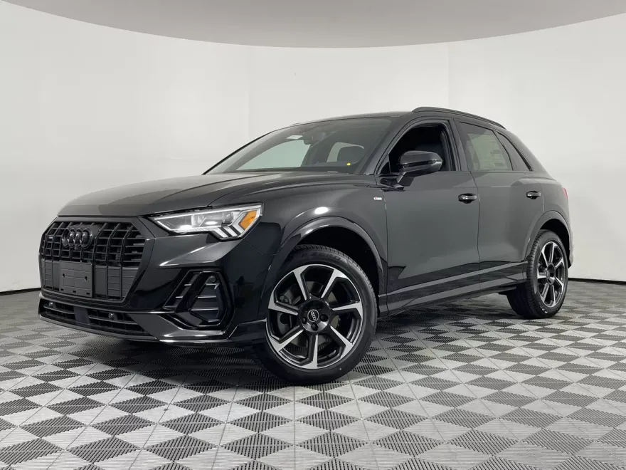 2025 Audi Q3 S line Premium Plus 45 TFSI photo 1