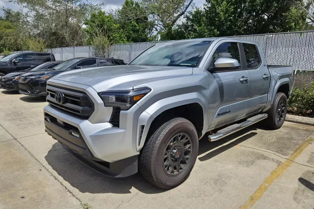 2024 Toyota Tacoma SR5 photo 1