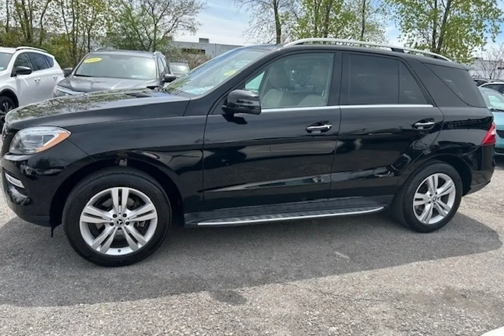 2015 Mercedes Benz ML 4MATIC 350 photo 1