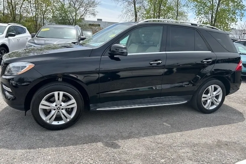 2015 Mercedes Benz ML 4MATIC 350 photo 1