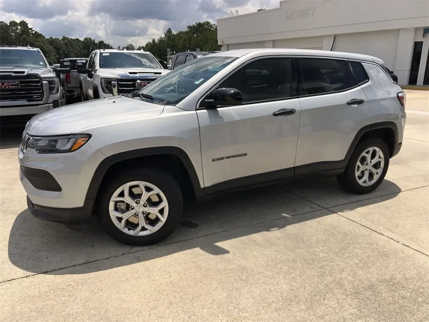 2024 Jeep Compass Sport photo 1