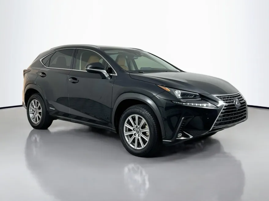 2021 Lexus NX 300h photo 1