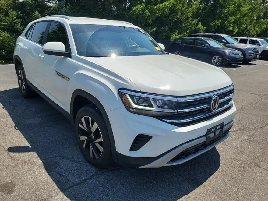 2022 Volkswagen Atlas Cross Sport SE photo 1