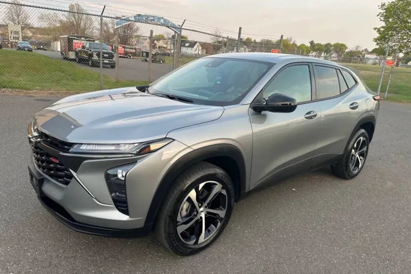 2024 Chevrolet Trax photo 1