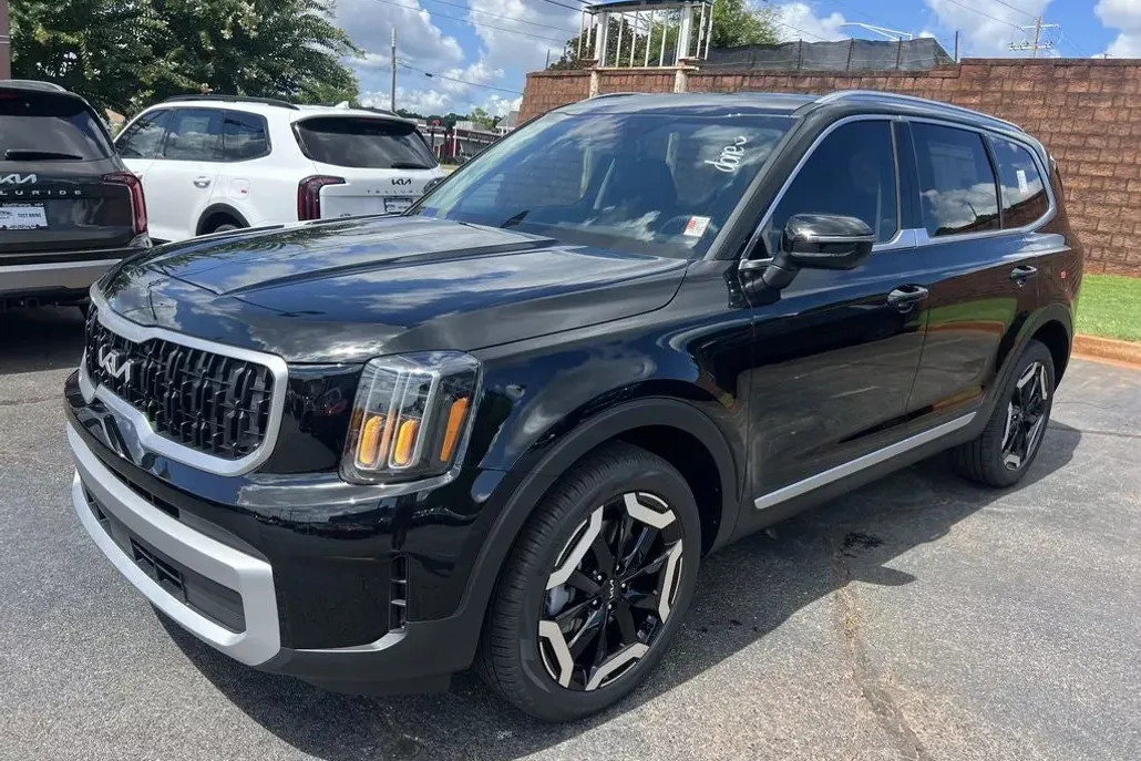 2025 Kia Telluride EX photo 1