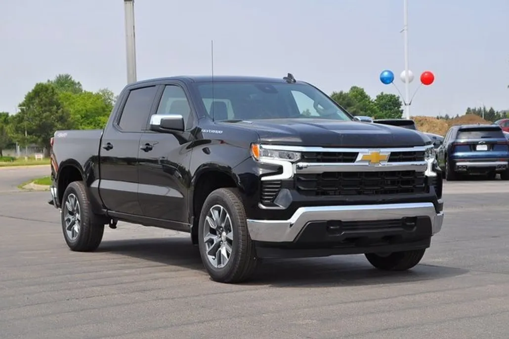 2025 Chevrolet Silverado 1500 LT photo 1