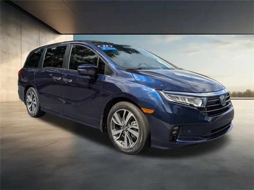 2023 Honda Odyssey Touring photo 1