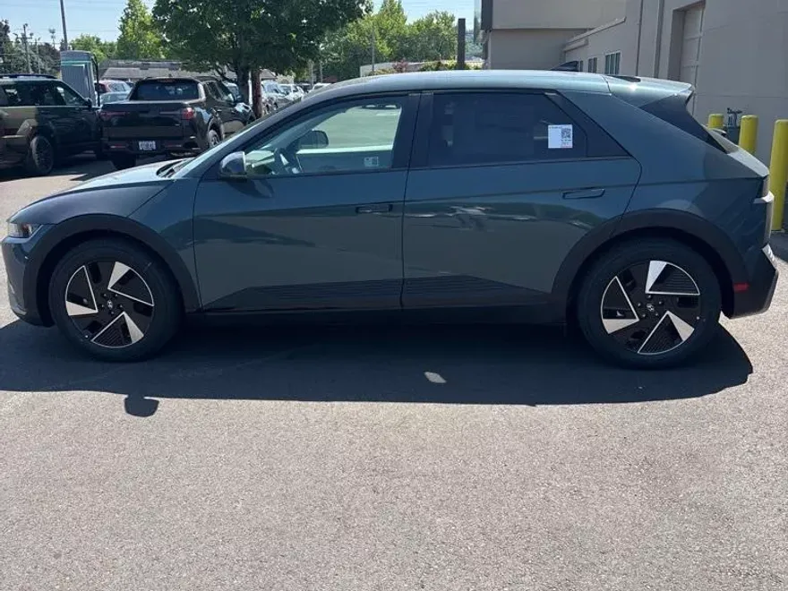 2025 Hyundai Ioniq 5 SE photo 1