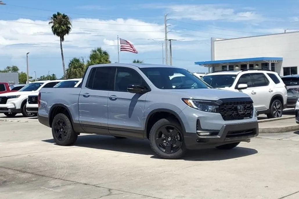2025 Honda Ridgeline Black Edition photo 1
