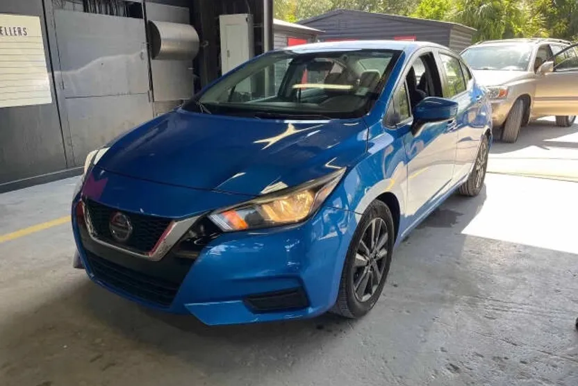 2021 Nissan Versa SV Sedan photo 1