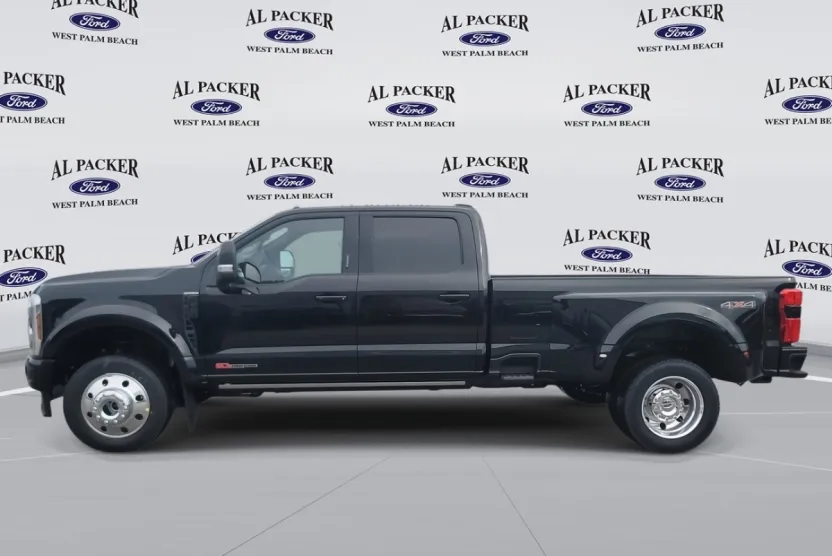 2026 Ford F-450 Platinum photo 1