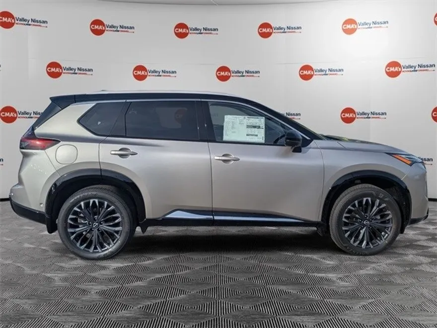 2026 Nissan Rogue Platinum photo 1