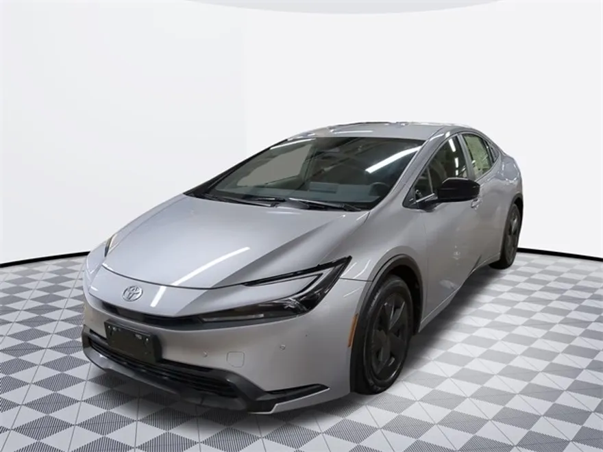 2024 Toyota Prius LE photo 1
