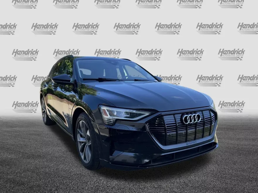 2021 Audi e-tron Premium Plus photo 1
