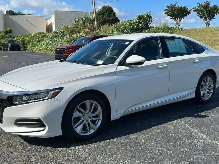 2019 Honda Accord LX 1.5T photo 1