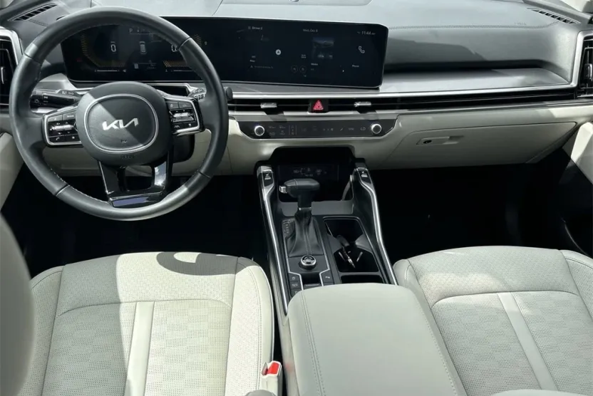 2025 Kia Sorento S photo 1