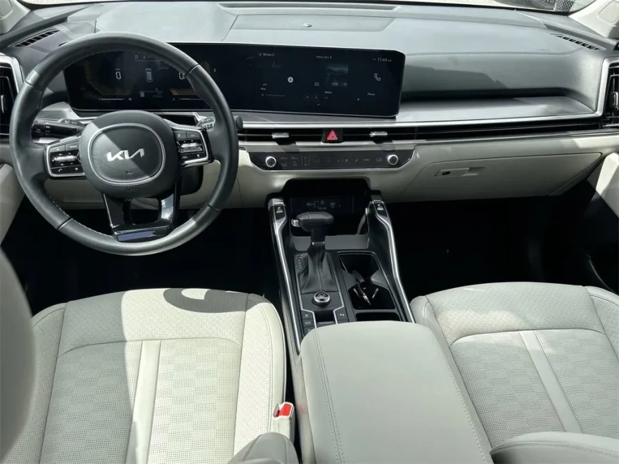 2025 Kia Sorento S photo 1