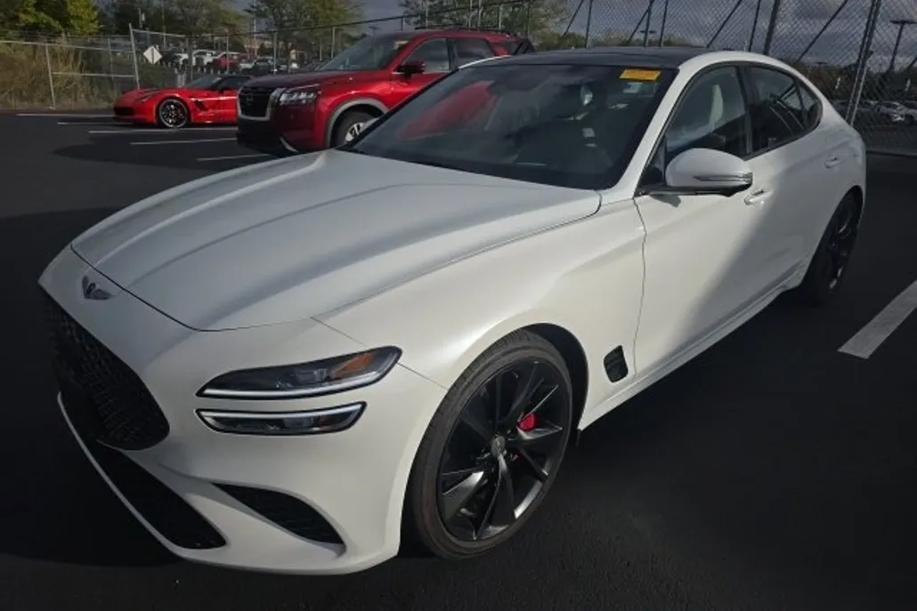 2023 Genesis G70 3.3T photo 1