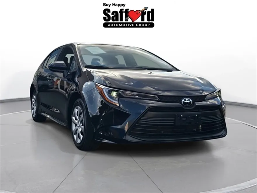 2025 Toyota Corolla LE photo 1