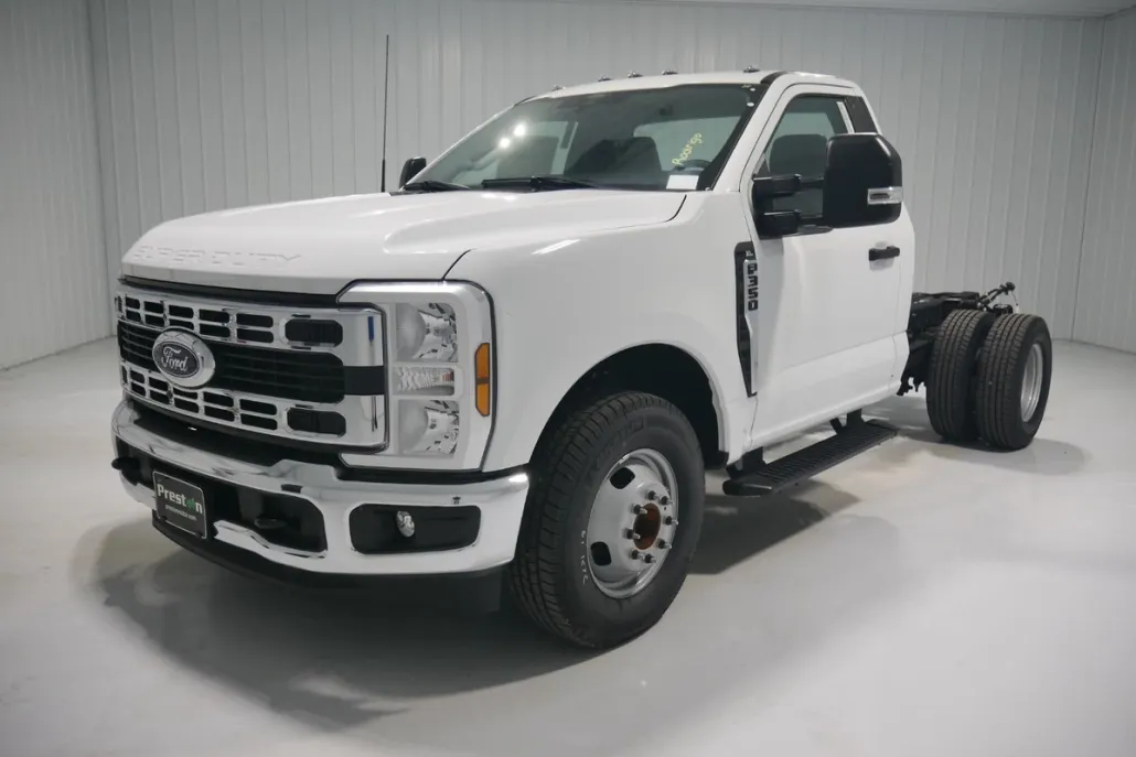 2024 Ford F-350 XL photo 1