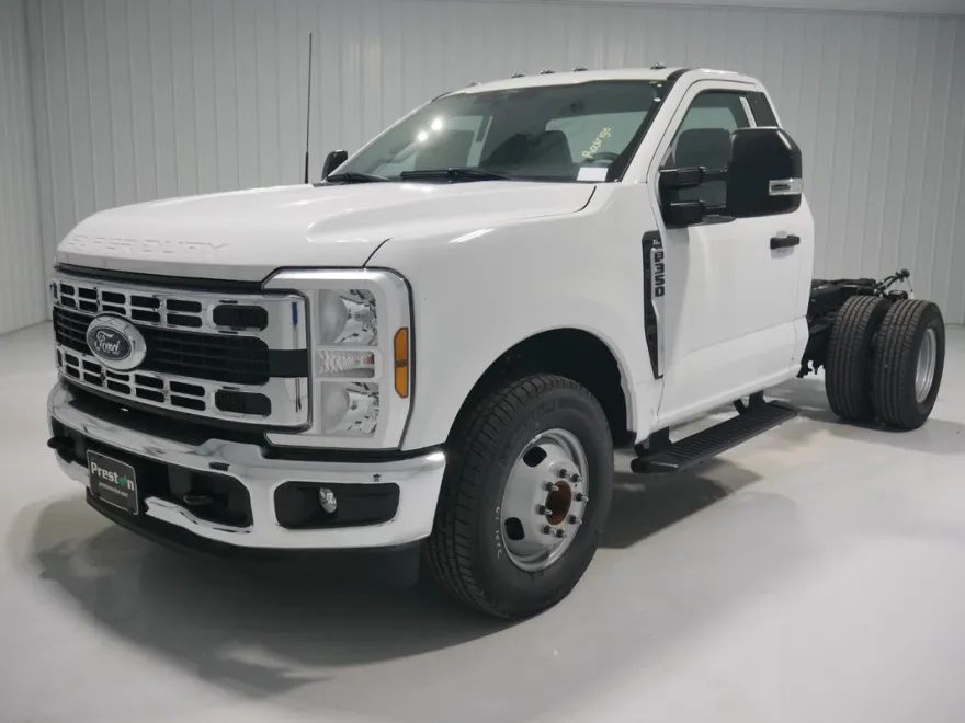 2024 Ford F-350 XL photo 1