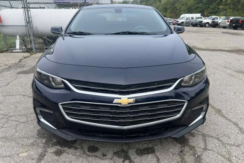 2016 Chevrolet Malibu 1LT photo 1