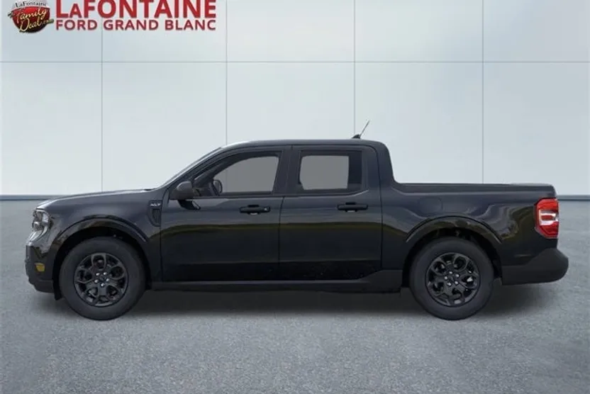 2025 Ford Maverick XLT photo 1