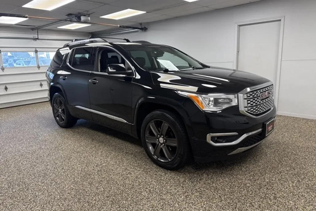 2017 Gmc Acadia Denali photo 1